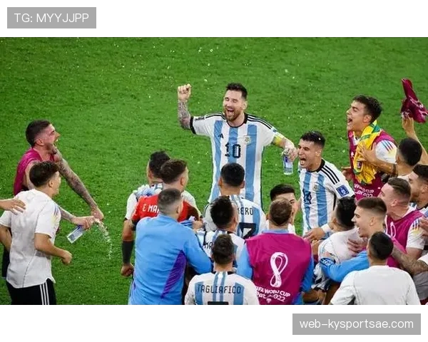 梅西早上随手吃个早餐，刷卡那张单比我一年工资还厚