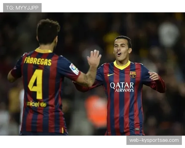 法布雷加斯与伊涅斯塔的组织模式差异：多点协同 vs 单核驱动